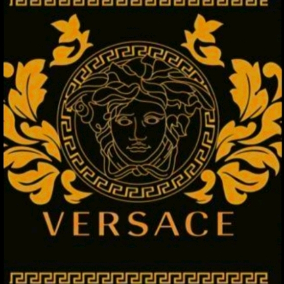Versace - Picture 4 of 5